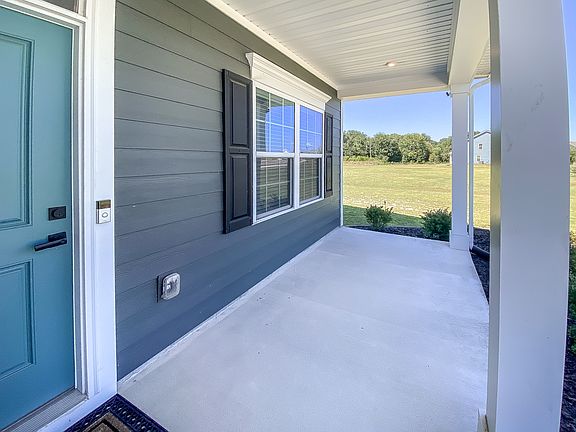 3rd image of 202 Tarheel Dr