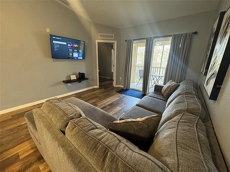 2802 Club Cortile Cir #B — Photo 11