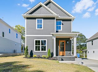 135 W Deaderick St, Jackson, TN 38301