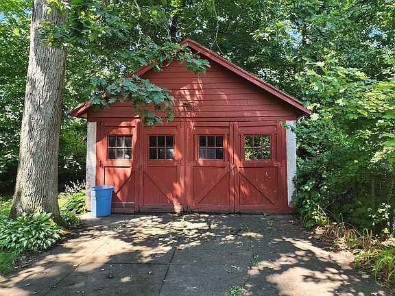 2nd image of 58 Rockland St