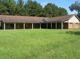 52 Reagan Dr, Laurel, MS 39443