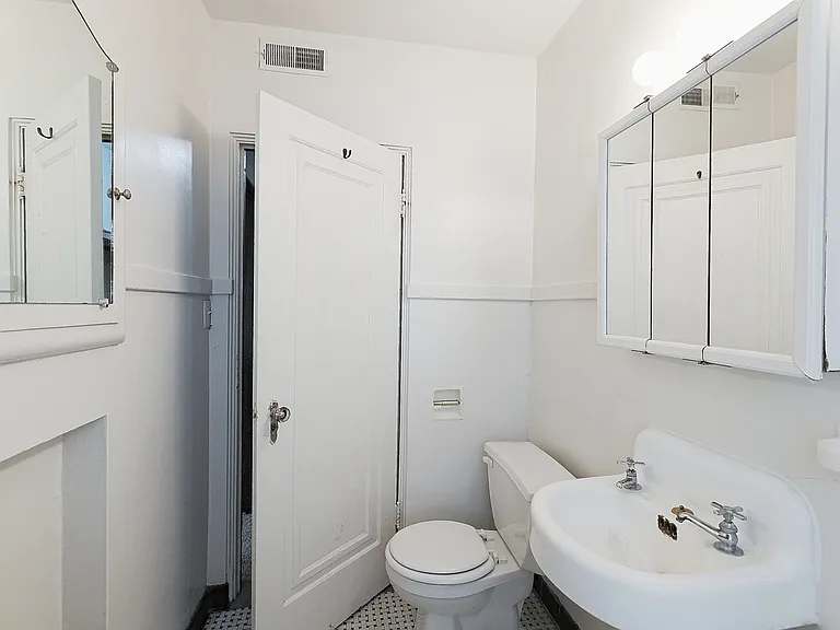 1403 E St #B3 — Photo 16