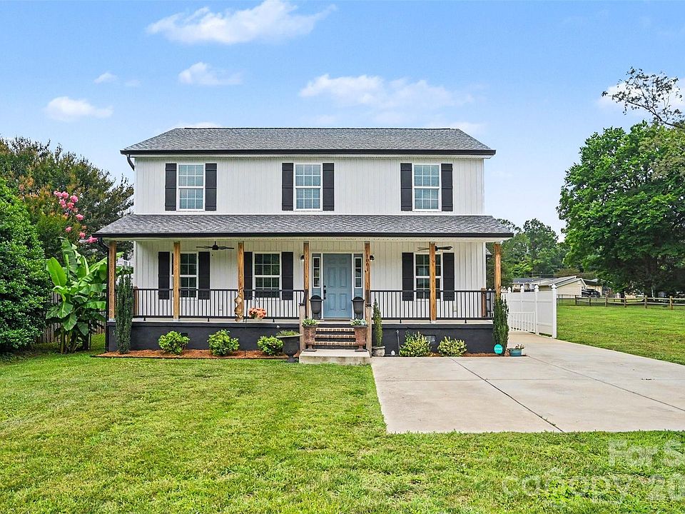 1st image of 1001 Noles Dr