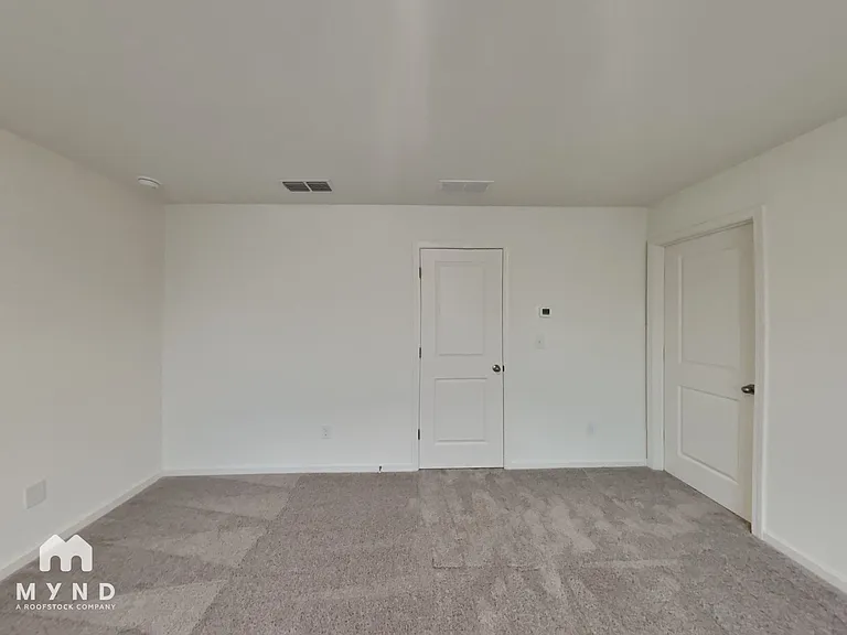 119 Saginaw Ct — Photo 8