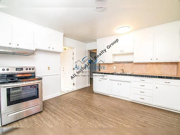 2710 Lerwick Rd — Photo 7