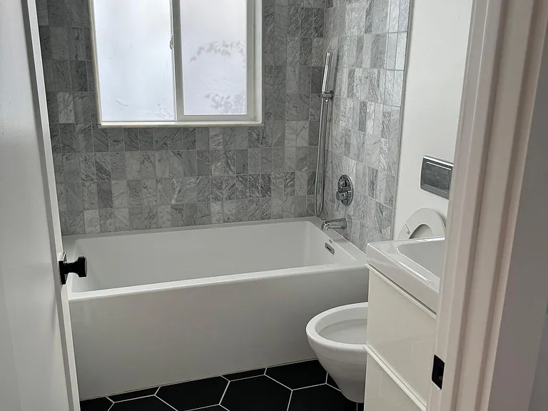 380 Broadway Blvd #1 — Photo 14