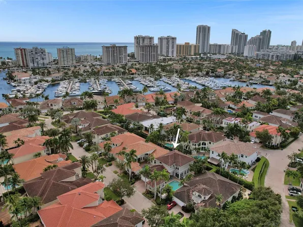 928 Captiva Dr, Hollywood, FL 33019
