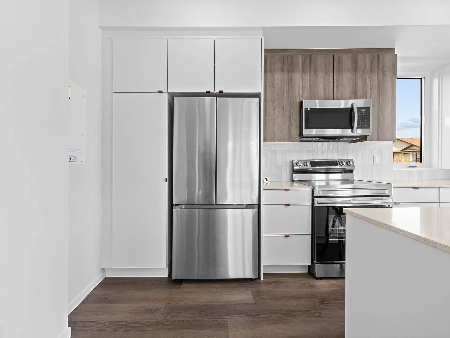3 bed, 2.5 bath, 1100 sqft, $1,945 — Photo 4