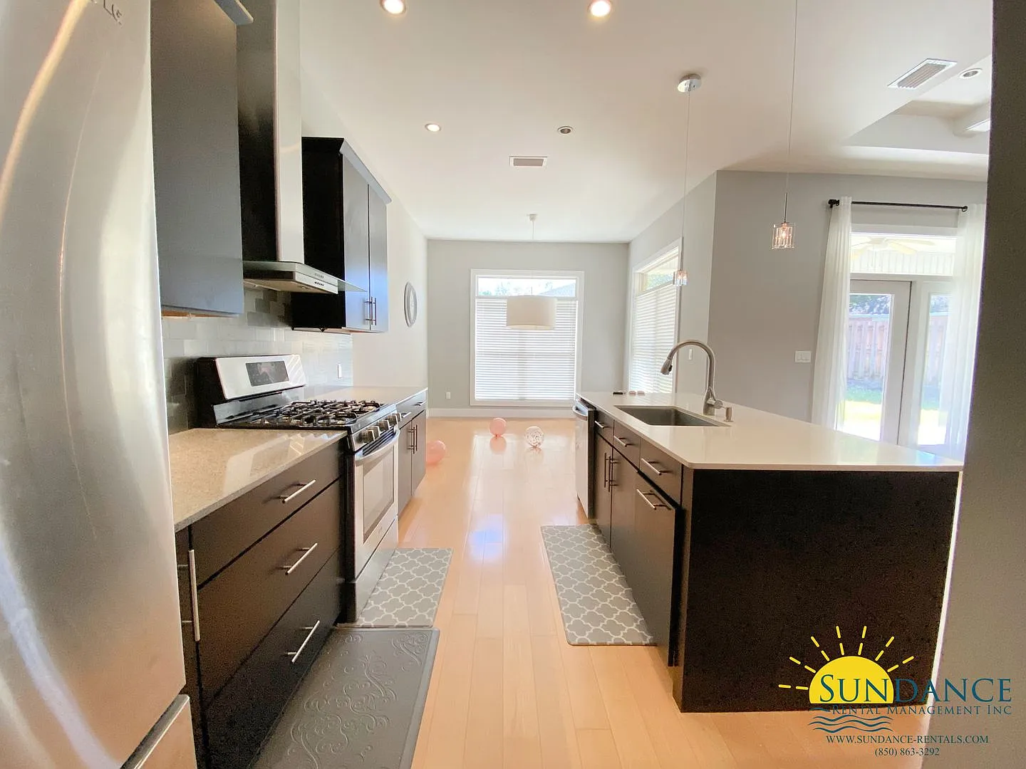 Gorgeous 3 Bedroom Home in Crestview — Photo 3