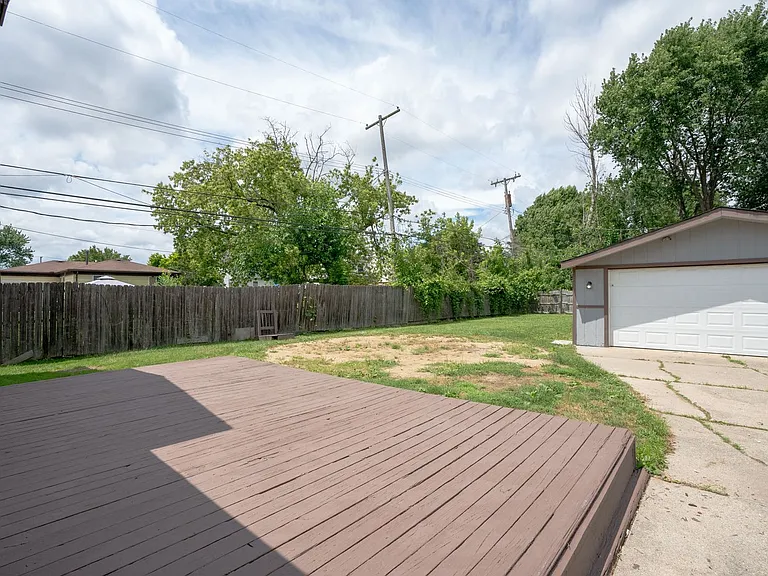 15841 Dort St — Photo 28