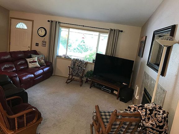 5th image of 970 E Ballantrae Dr