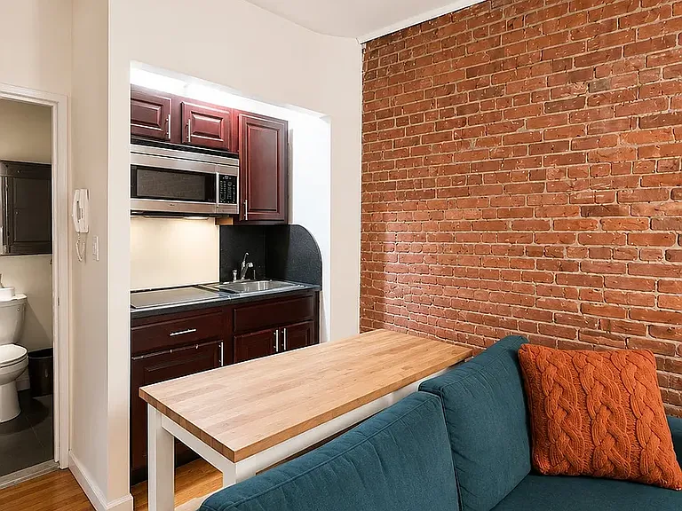 316 W 81st St #1 — Photo 5