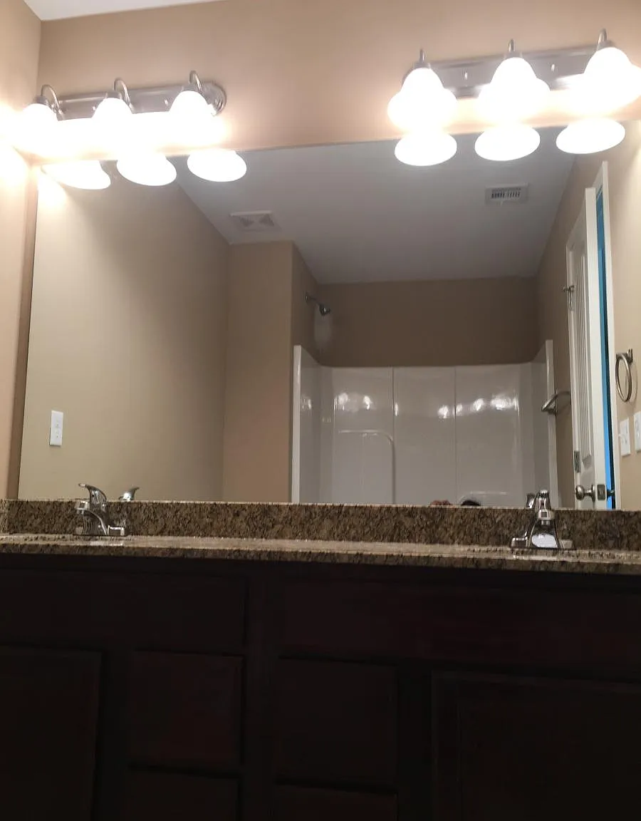 3 bed, 1500 sqft, $1,600 — Photo 2