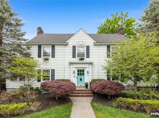 403 Colonial Rd, Ridgewood, NJ 07450