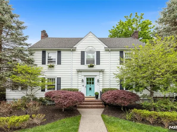 403 Colonial Rd, Ridgewood, NJ 07450