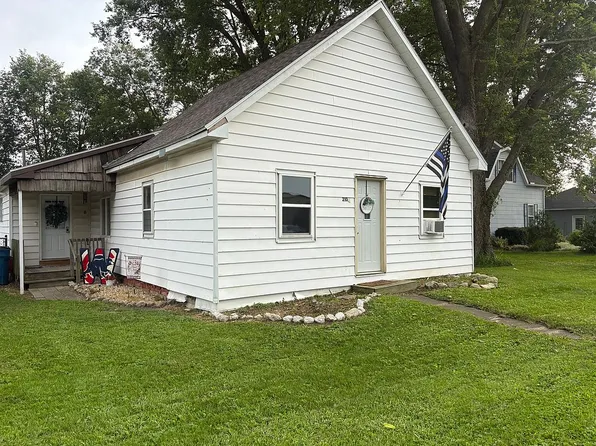 210 Lydia St, Graymont, IL 61743