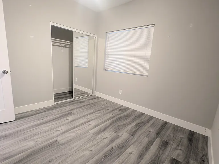 934 E 7th Ave #1 — Photo 12