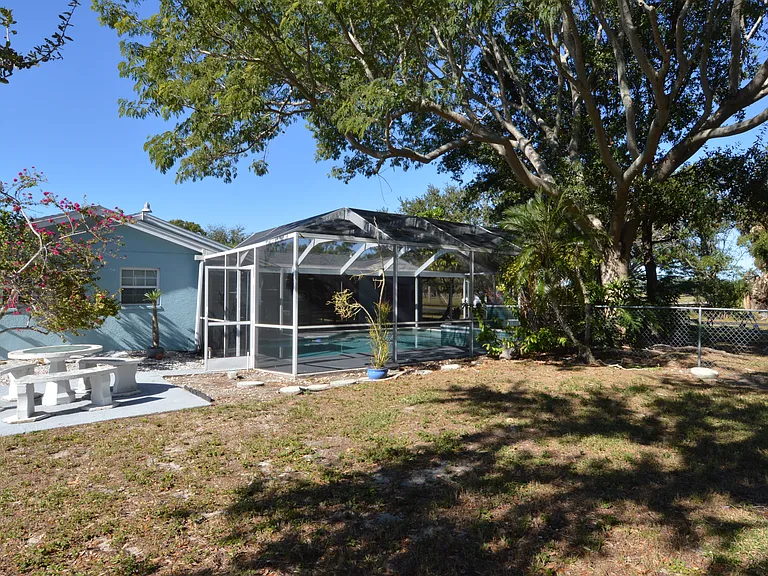3947 Venetian Way — Photo 33