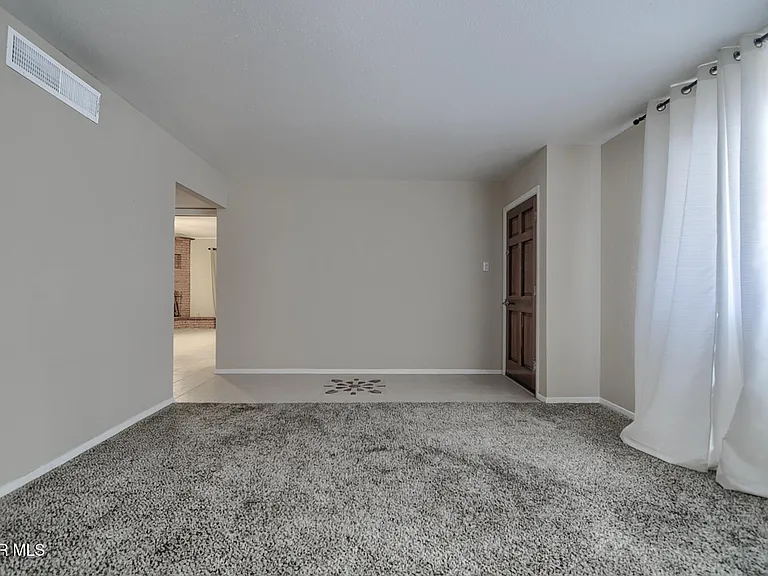 2927 Harrison Ave — Photo 28