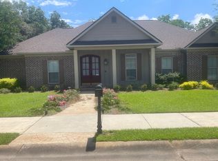 210 Eleanor Dr, Fairhope, AL 36532