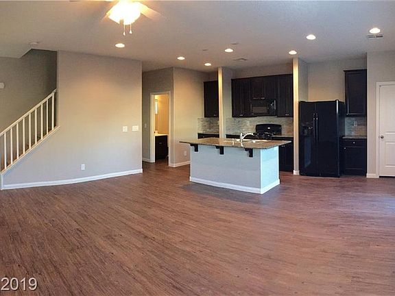 3rd image of 8674 Tara Hill Ave