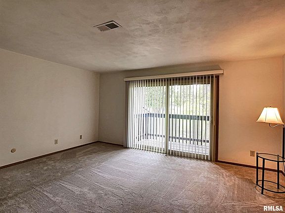 4th image of 2507 26th Avenue Ct APT 6