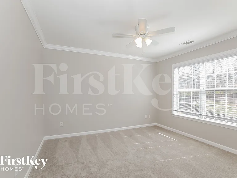 2127 Mitford Ct — Photo 6