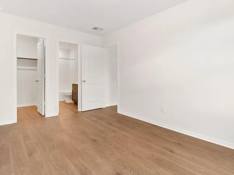 403 Magnolia St — Photo 15