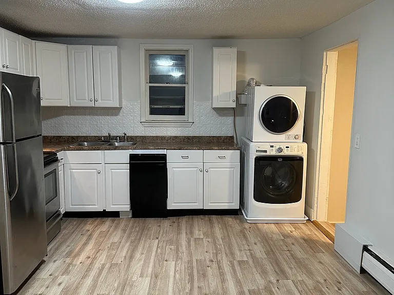 28 Beverly Hts #2 — Photo 20