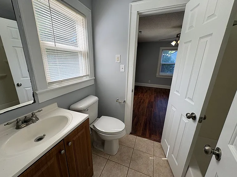 1832 Garibaldi Ave — Photo 16