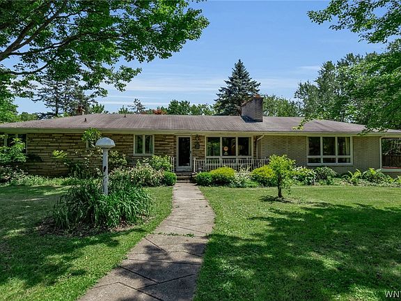 3rd image of 2035 Eastwood Rd