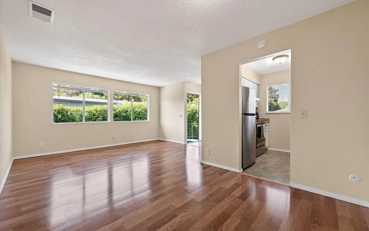 2 bed, 854 sqft, $2,500 — Photo 4