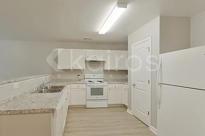 4 bed, 2.0 bath, 1400 sqft, $1,895 — Photo 4