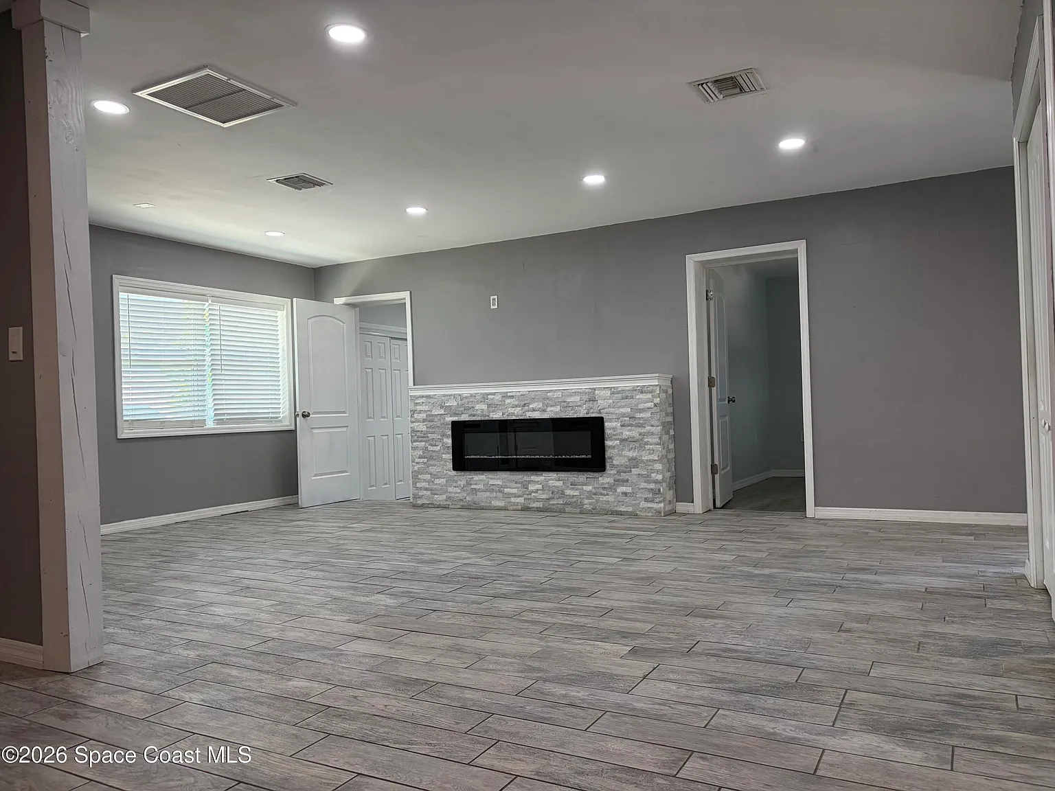 4 bed, 2.0 bath, 1864 sqft, $2,700 — Photo 4