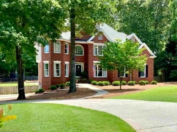 405 Island Cove Dr, Newnan, GA 30263