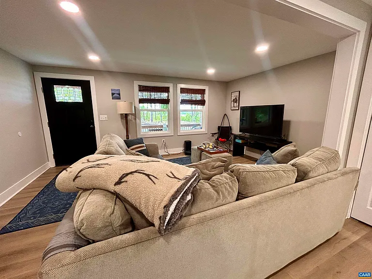 6607 Jefferson Mill Rd — Photo 3