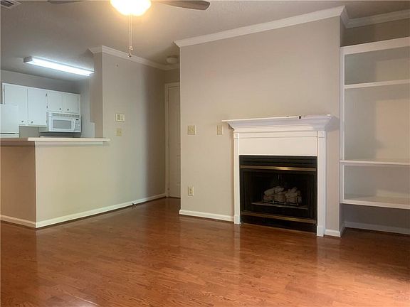 5th image of 619 Granville Ct