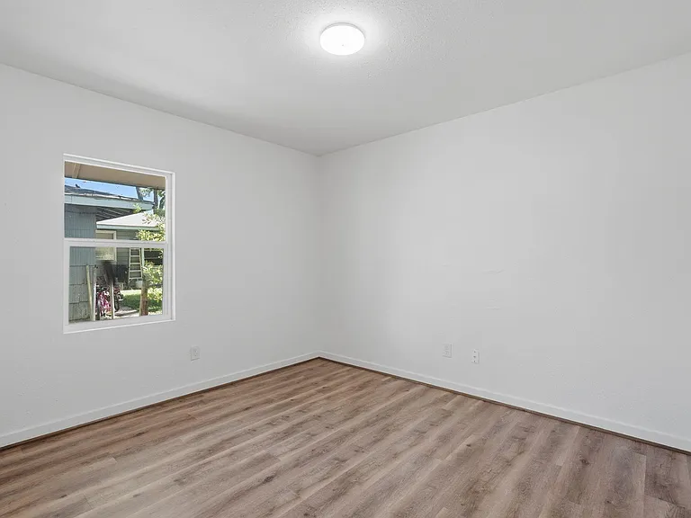 5962 Ridgeway Dr — Photo 17