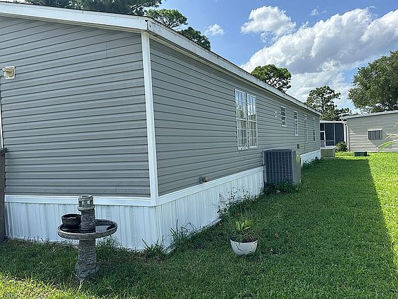 3rd image of 170 Loquat Ln