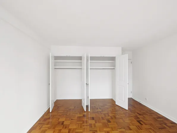 315 West 57th Street image 8 of 25