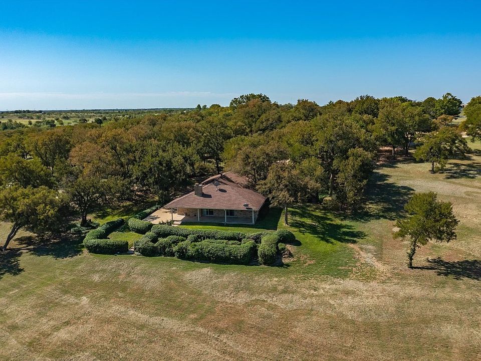 1st image of 209 Hart Cir