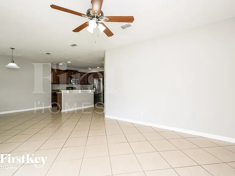 4748 Rockvale Dr — Photo 4