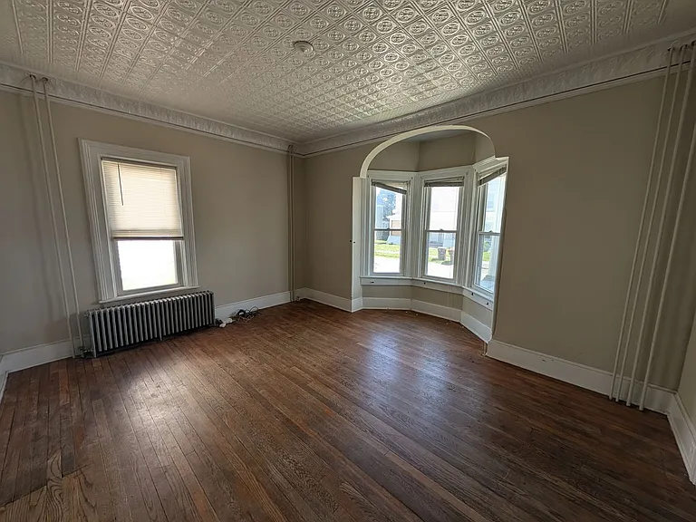 31 Central Ave — Photo 1