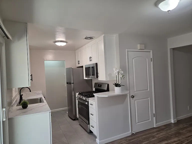 514 Piazza Dr #B — Photo 4