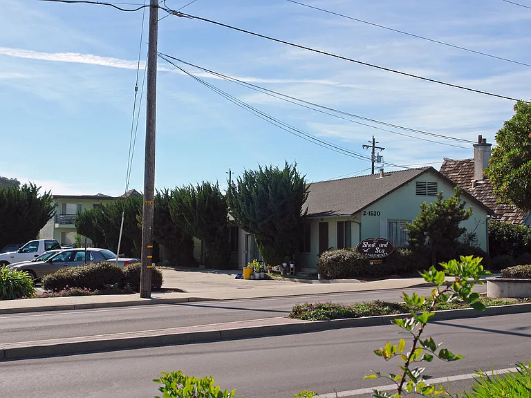 21520 E Cliff Dr #14 — Photo 7