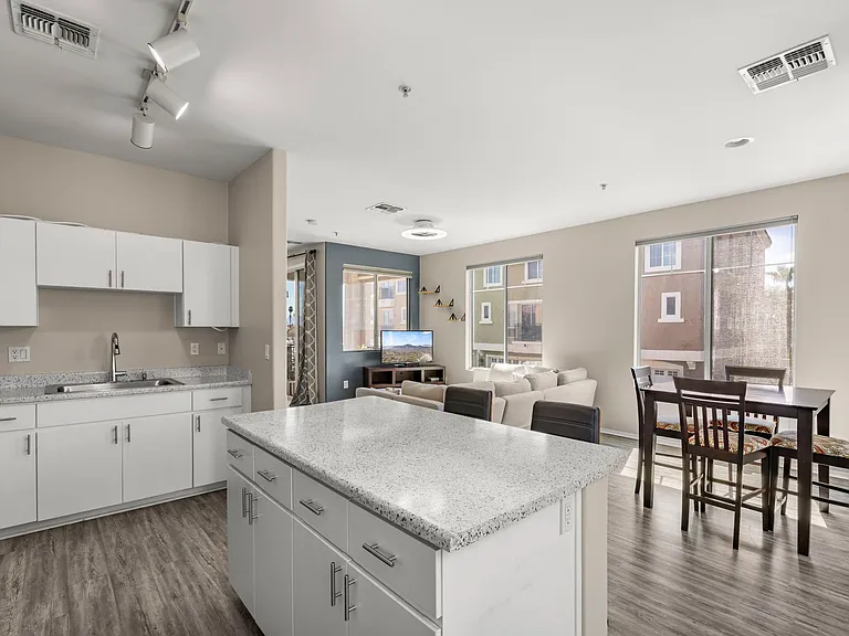 2450 W Glenrosa Ave #9 — Photo 14
