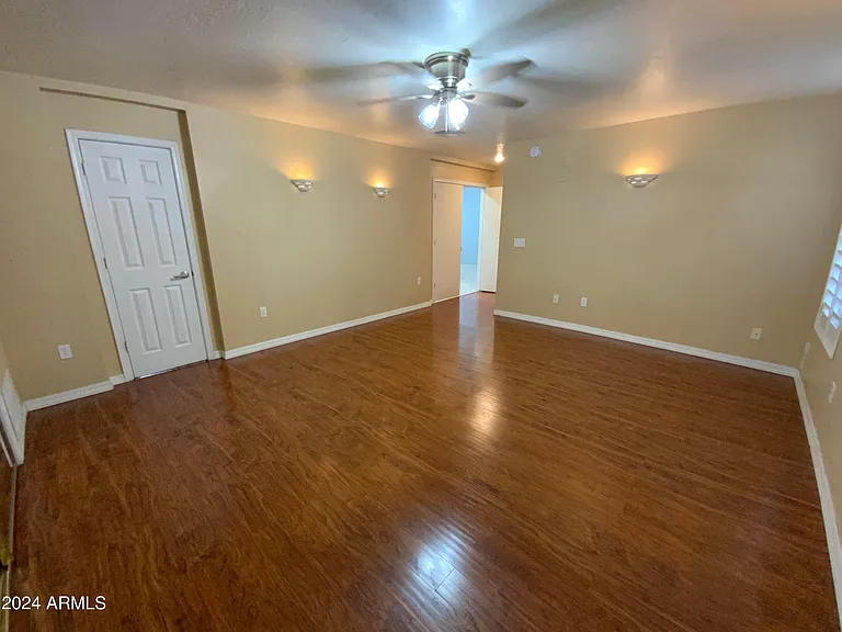 1513 E Mineral Rd — Photo 14