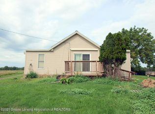 9581 E Prior Rd, Durand, MI 48429