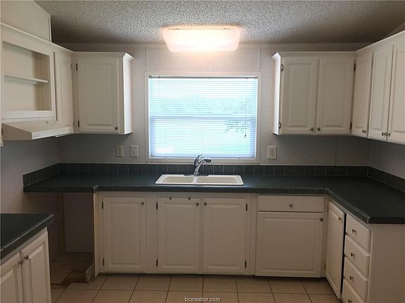 5th image of 8066 Wixon Oaks Dr