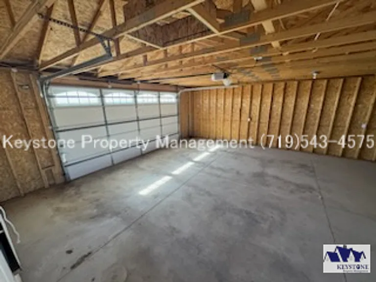 1051 E Platteville Blvd — Photo 32